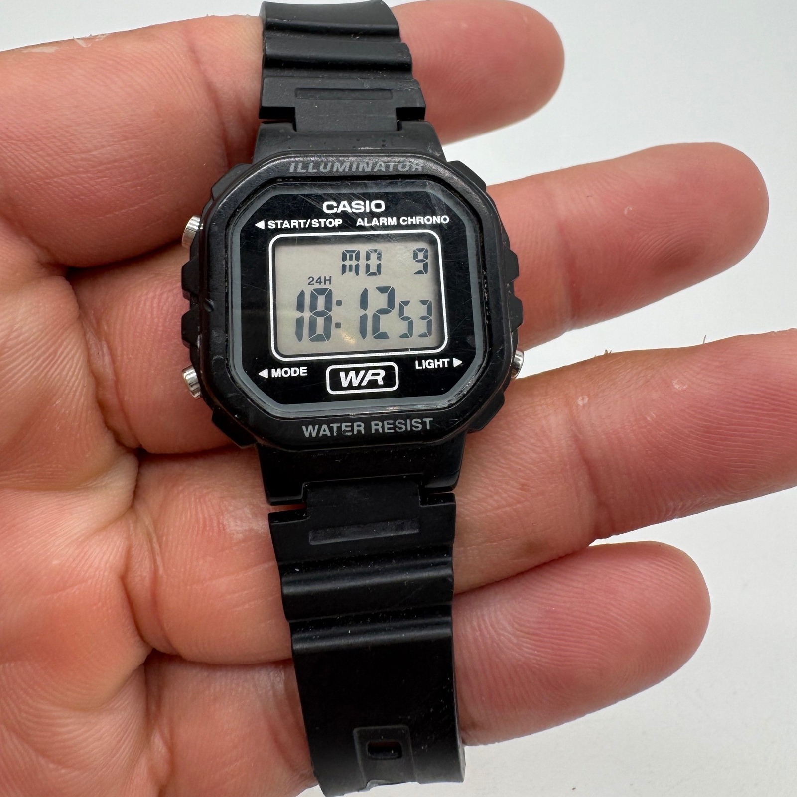 Casio Illuminator Digital Watch Black Resin La20wh Water Resistant Alarm Chrono Casio Illuminator Digital Watch Black Resin La20wh Water Resistant Alarm Chrono